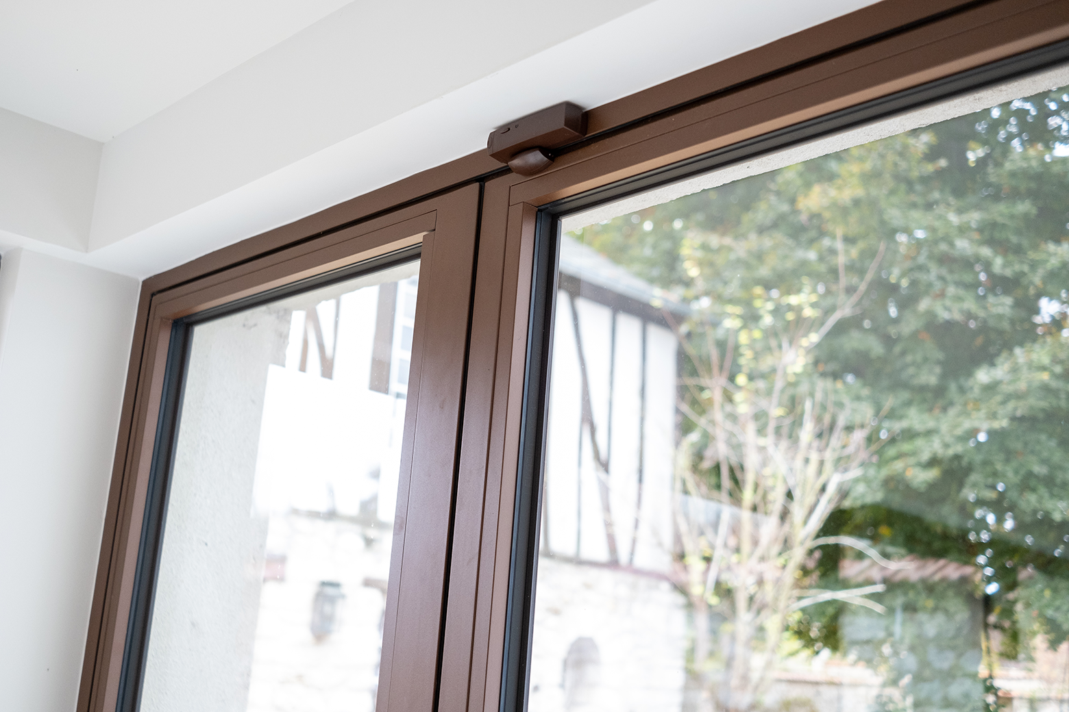 Détecteur d'ouverture d'alarme intrusion à Vernon en Normandie (Eure)